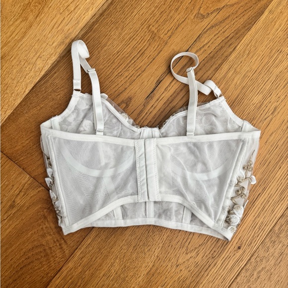 Embroidered Women's Tops Set - Picture 3 of 7